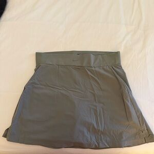 Nike Olive Green Athletic Skork